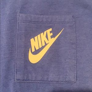 Long sleeve Nike shirt!💙